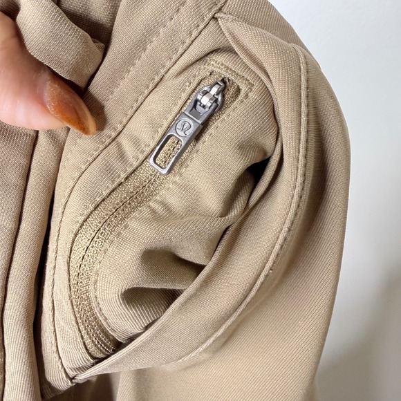 Lululemon Mens Shorts Khaki Tan‎ Utility Zip Pocket Athletic Size 31 - Picture 4 of 7